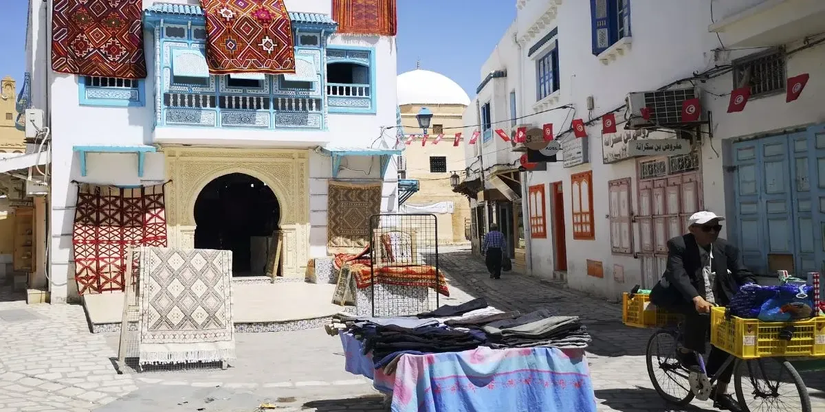 Vicoli e mercato nella Medina di Hammamet